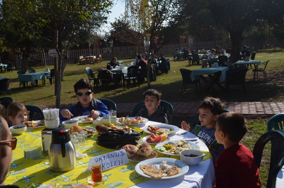 Okyanus Koleji Kolej Ozel Okul Ana Okulu Ilkokul Ortaokul Lise Antalya Okyanus Koleji Anaokulu Gunes Sinifi Ogrencileri Ve Velileri Kahvaltida Bulustu