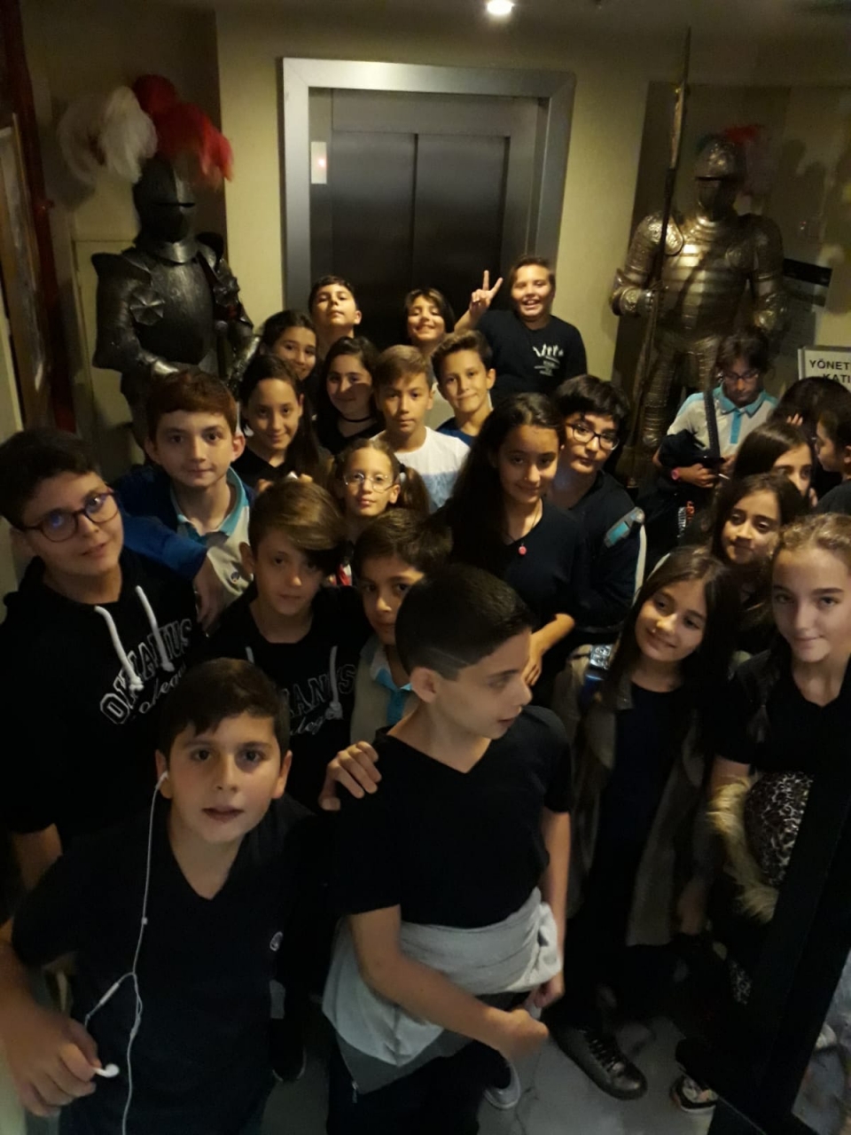 Cekmekoy Okyanus Koleji Ortaokul Fotograf Cekmekoy Okyanus Koleji Ortaokulu 6 Sinif Ogrencileri Tarihi Bilinci Olusturuyor
