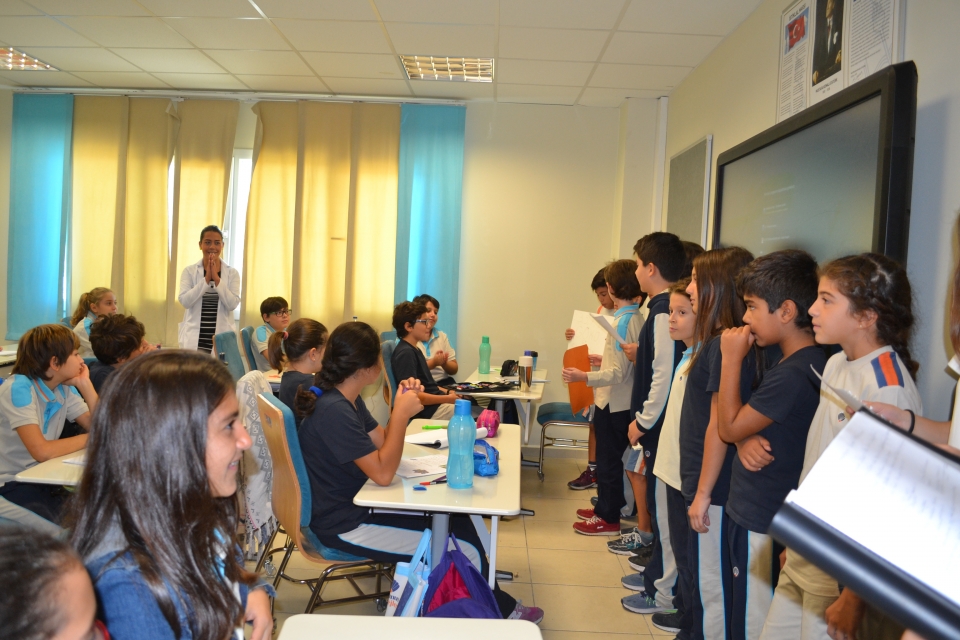 Izmir Mavisehir Okyanus Koleji Ortaokul Fotograf Mavisehir Okyanus Koleji Ortaokulu Ogrenci Meclis Baskanini Seciyor