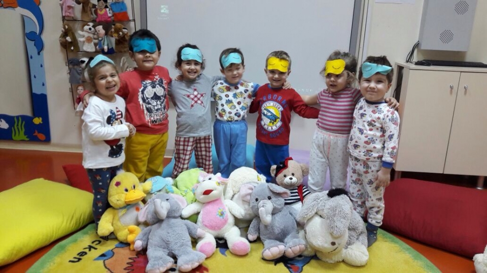 Okyanus Koleji Kolej Ozel Okul Ana Okulu Ilkokul Ortaokul Lise Gunesli Okyanus Koleji Okul Oncesi Ruzgarlar Ve Cicekler Grubu Pijama Partisi Yapiyor