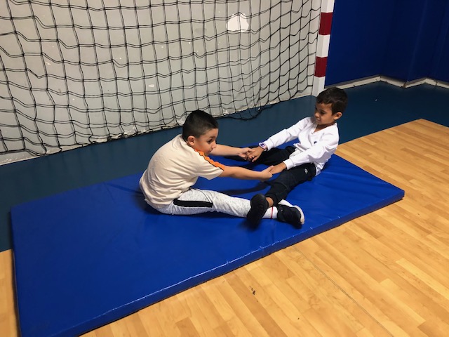 okyanus koleji kolej ozel okul ana okulu ilkokul ortaokul lise bahcelievler okyanus koleji okul oncesi a ve b grubu ogrencileri jimnastik ilgi ve yetenek merkezinde