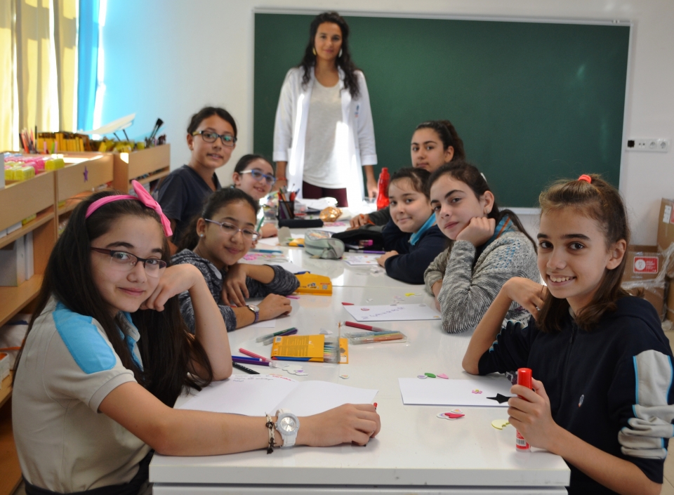 Okyanus Koleji Kolej Ozel Okul Ana Okulu Ilkokul Ortaokul Lise Antalya Okyanus Koleji Ortaokulu 6 B Sinifi Losev Li Arkadaslariyla Mektuplasiyor