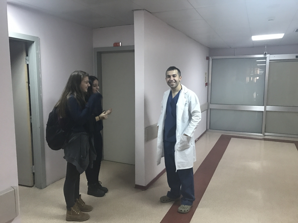Okyanus Koleji Kolej Ozel Okul Ana Okulu Ilkokul Ortaokul Lise Gunesli Okyanus Koleji Saglik Ve Tip Kariyer Kulubu Ogrencileri Ameliyatta