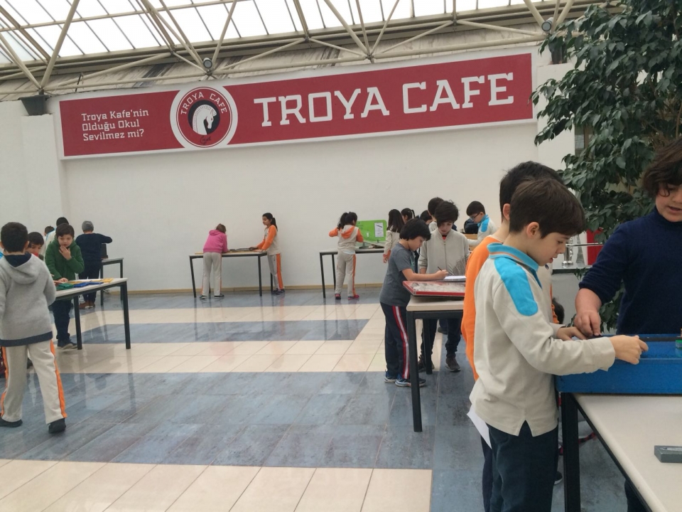 Okyanus Koleji Kolej Ozel Okul Ana Okulu Ilkokul Ortaokul Lise Bahcesehir Okyanus Koleji Ilkokul 1 2 3 4 Sinif Ogrencileri Pratik Matematik Ekibi Ile Bulustu