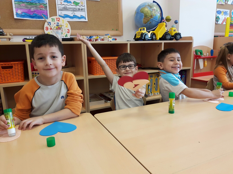Izmir Bornova Okyanus Koleji Okul Oncesi Fotograf Bornova Okyanus Koleji Okul Oncesi Grubu Ogrencilerinden Anneler Gunu Hediyesi