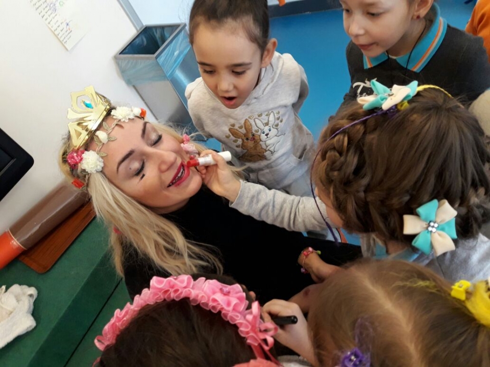 Ankara Incek Okyanus Koleji Okul Oncesi Fotograf Incek Okyanus Anasinifi Cilgin Sac Partisi Yaptilar