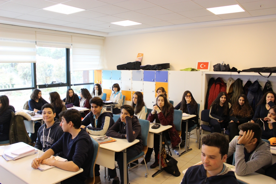 Okyanus Koleji Kolej Ozel Okul Ana Okulu Ilkokul Ortaokul Lise Bornova Anadolu Lisesinde Teog Soylesi Etkinligi