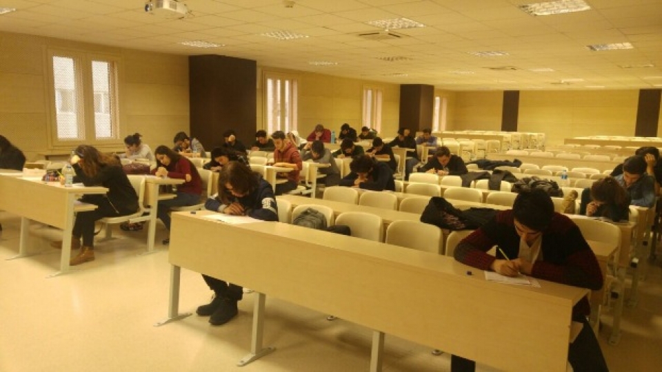 Beylikduzu Okyanus Koleji Anadolu Lisesi Fotograf 12 Siniflar Istanbul Aydin Universitesi Nde Ygs Provasi Yaptilar