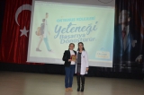 Adana Okyanus Kolejinde Gelecekte Bir Gün Meslekte İlk Gün Projesi İkinci aşaması ‘Velilerimiz Sahnede’ başladı..