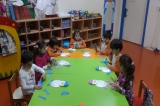 Güneşli Okul Öncesi Balıklar Grubu Kardan Adam Yapıyor