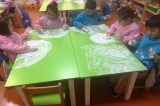 Güneşli Okyanus Koleji Okul Öncesi Yıldızlar Grubu Traş Köpüğüyle Rakamları Çalışıyor