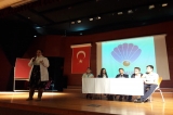 Avcılar Okyanus Koleji ortaokul öğrencilerinin katılmış olduğu O’MUN tanıtım söyleşisi konferans salonunda gerçekleştirildi.