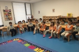 Yıldızlar ve Güneş Grubu Bilingual Dersinde Cleaning ve Match the Pairs Etkinliği Yapıyor