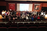 Avcılar Okyanus Koleji 6. sınıf öğrencilerinin hazırlamış olduğu ‘I think, therefore I am..’ temalı Language Day (Dil Günü) etkinliğini gerçekleştirdi.