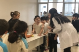 Eryaman Okyanus Koleji İlkokul Kademesi Öğrencileri İngilizce Koridor Etkinliği ile eğleniyor!