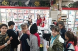 Eryaman Okyanus Koleji Ortaokul 5.sınıf öğrencilerimiz matematik öğretmenleri Şükriye Al ile birlikte market alışverişinde.