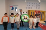 İncek Okyanus Okul Öncesi, Gezegenler Sınıfı Sanat Etkinliğinde, Küçük Kas Gelişimini Destekleyen Atatürk Çelengi Yaparak Atatürk’ün Hakkında Bilgiler Öğrendiler.