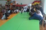Güneşli Okyanus Koleji Okul Öncesi  Balıklar Grubu Yağmur Bulutları İsimli Deney Yapıyor.