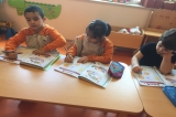 Kemerburgaz Okyanus Koleji Yunuslar Grubu Okuma Yazmaya Hazırlık Dersinde ‘Sert-Yumuşak’ Kavramlarını Öğreniyor