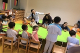 Beykent Okyanus Koleji Okul Öncesi Gökkuşağı Grubu Öğrencileri Aile Katılımında “Çim Adam “ Etkinliği Yapıyor