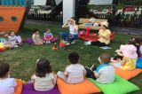 Okul Öncesi Çiçekler Sınıfı İngilizce Dersinde Yaza Merhaba Diyor