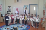 Güneşli Okyanus Koleji Okul Öncesi Balıklar Grubu Çiftlik Hayvanları Yapıyor