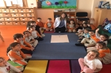 Kemerburgaz Okyanus Koleji Yunuslar Grubu Fen Ve Doğa Etkinliğinde ‘Gökkuşağı’ Deneyi Yapıyor