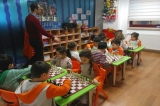 Bahçelievler Okyanus Okul Öncesi Samanyolu Grubu Öğrencileri Satranç Dersinde