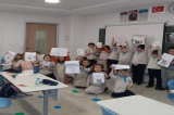 İlkokul Öğrencileri Yaratıcı Drama Dersinde Ünlü Ressam Vincent Van Gogh ve Sanatını Tanıdılar