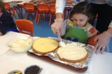 incek  Okyanus Anaokulu İnciler sınıfı pasta yaptılar.