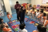 Mavişehir Çiçekler Grubu Aile Katılım Etkinliğinde "Ayakkabı Giyme" Oyunu Oynadılar