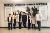 Eryaman Okyanus Koleji Ortaokul Kademesi İngilizce Zümresi Ocak Ayı Bookworm Rozetlerini Verdi!