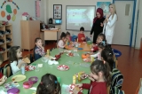 Güneşli Okyanus Koleji Okul Öncesi Balıklar Grubu Sandvic Yapıyor