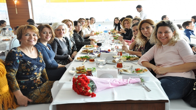 2. Sınıf Minikleri ve Velilerin Kahvaltı Keyfi