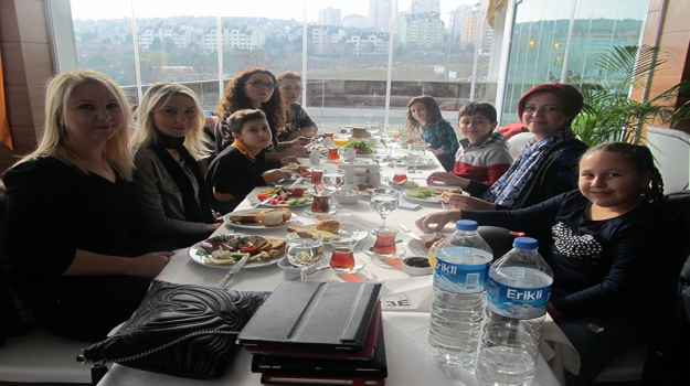 3. ve 4. Sınıf Öğrenci ve Velileri Kahvaltıda Buluştu