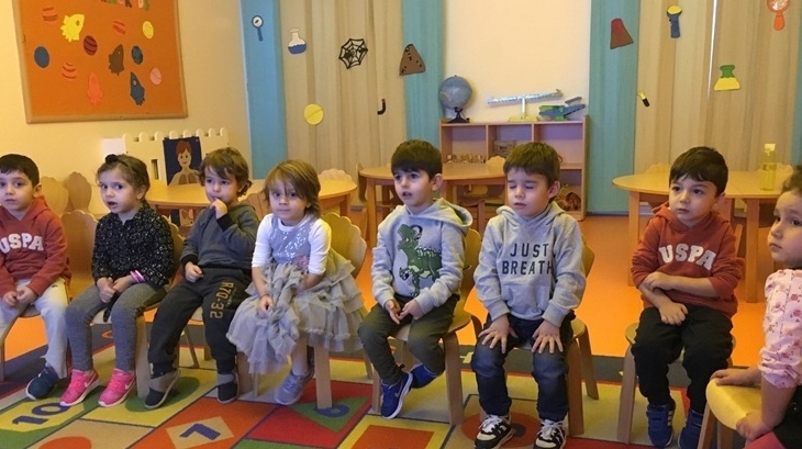      Kemerburgaz Çiçekler Grubu Fastrackids Dersinde Biyoloji Konusunda