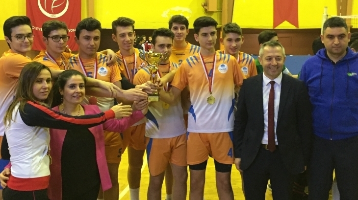 “Liseler Arası Genç B Kategorisi Erkek Voleybol Müsabakaları”nda 1. Oldu!