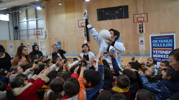 Adana Okyanus Koleji Anaokulu  MAD SCIENCE Etkinliğinde