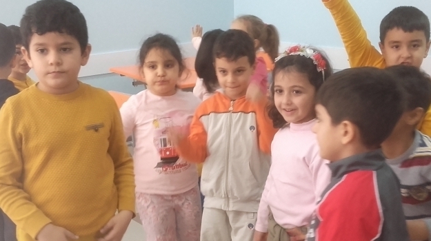 Adana Okyanus Koleji Okul öncesi Yıldızlar Grubu Drama Dersinde
