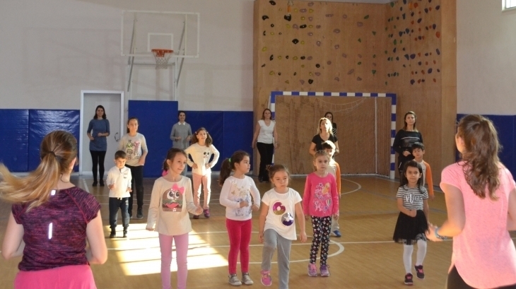 Öğrenciler ve Veliler Zumba Etkinliğinde