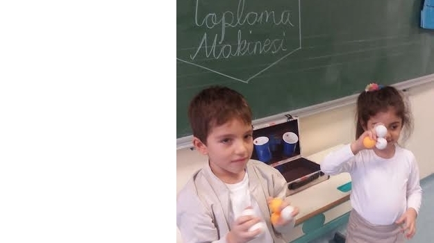 Ataşehir Okyanus 1.Sınıf Öğrencileri Toplama Makinesini Çalıştırdılar