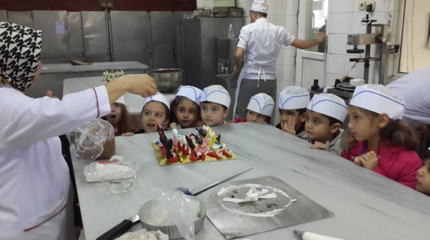Avcılar A Grubu Öğrencileri Garip Usta Pasta İmalathanesi Gezisi’nde