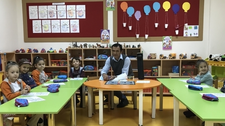 Avcılar İnciler Grubu Öğrencileri Satranç Etkinliğinde