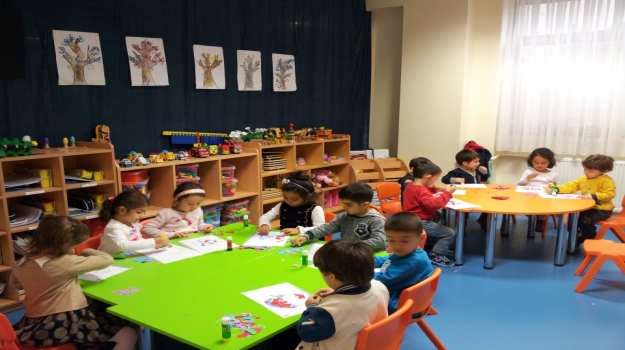 Bahçelievler Okyanus Okul Öncesi Kuşlar Grubu'ndan Makas Çalışması