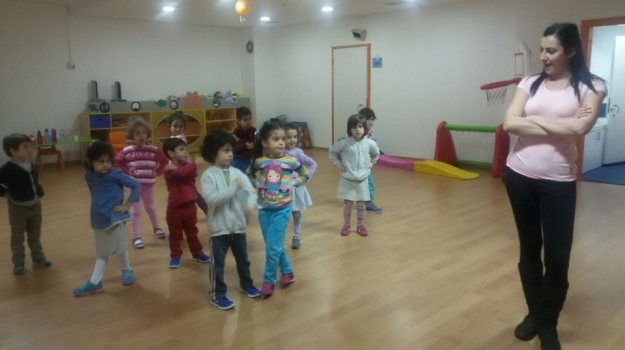 Bahçelievler Okyanus Okul Öncesi Öğrencileri İlgi Yetenek Merkezi Dans Dersinde