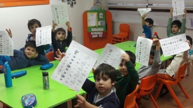 Bahçelievler Okyanus Okul Öncesi Öğrencileri İlgi Yetenek Merkezi Fen ve Matematik Dersinde