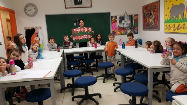 Bahçelievler Okyanus Okul Öncesi Öğrencileri İlgi Yetenek Merkezi Resim Dersinde