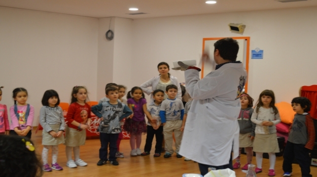 Bahçelievler Okyanus Okul Öncesi Öğrencileri Mad Science Atölyelerinde Öğrenmeye Devam Ediyor