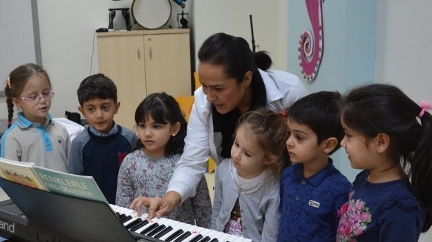 Bahçeşehir A grubu Öğrencileri Müzik İlgi-Yetenek Etkinliğinde