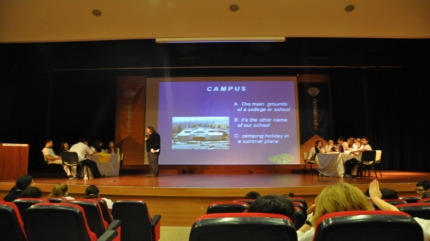 Bahçeşehir Kampüsünde Definition Show